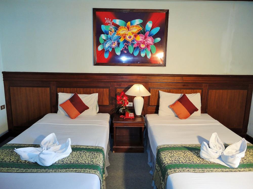 La Moon At Phuket - Sha Extra Plus Exterior photo